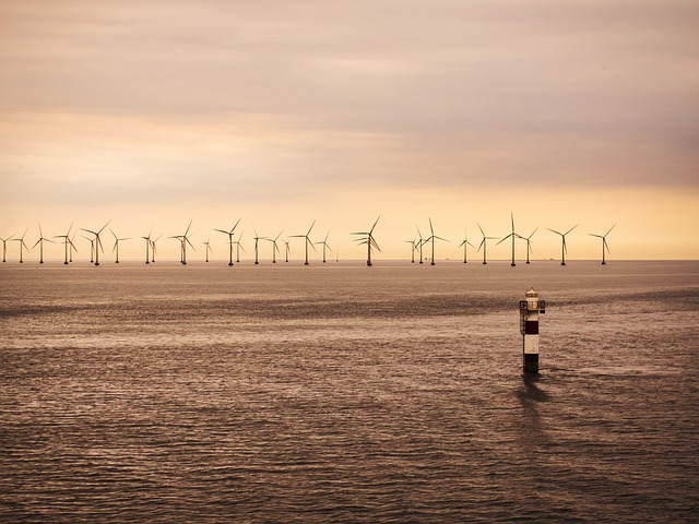 Stapellauf und Taufe der Offshore-Windkraft-Service-Schiffe Zhizhen 100 und Zhicheng 60