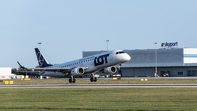 Kleinflugzeug in Augsburg von Landebahn abgekommen