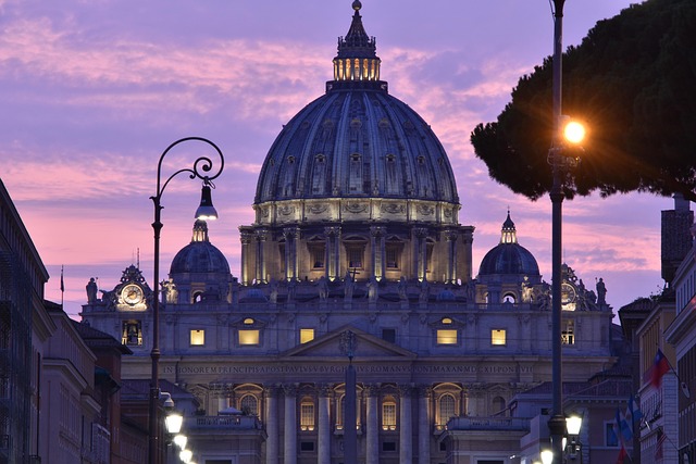 Übergabe eines Electra 2.0 an den Papst